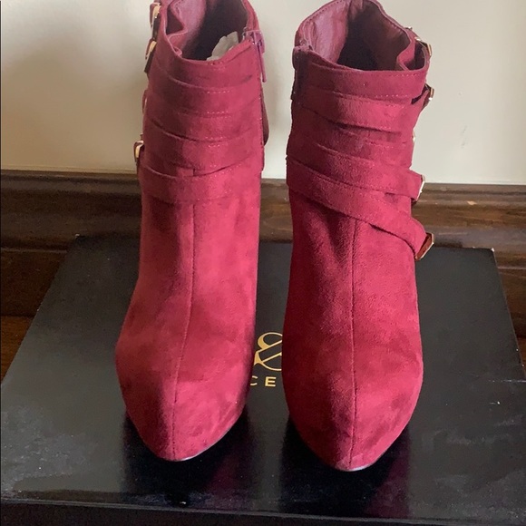 Brand new Maroon Suede Boot Heels, size 8. - Picture 3 of 3